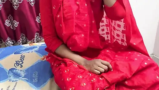 Seksi üvey annemi siktim, odamda sert sikişiyorum