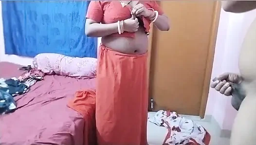 Indische desi-milf von ihrem stiefsohn in ihr enges arschloch gefickt