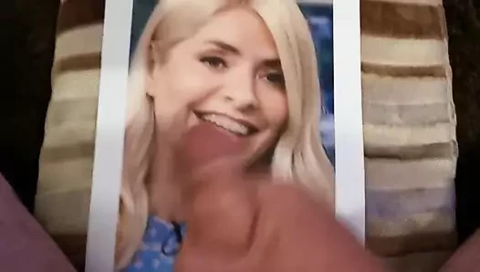 Holly Willoughby boşalıyor 135