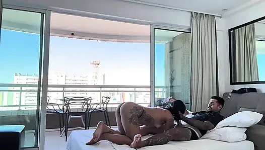 BREZILYALı TURIST O KADAR ÇOK SIKIŞIYOR KI BENI TITRETIYOR