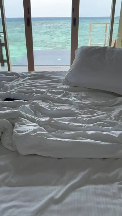 Užad sperme po licu i kosi na odmoru