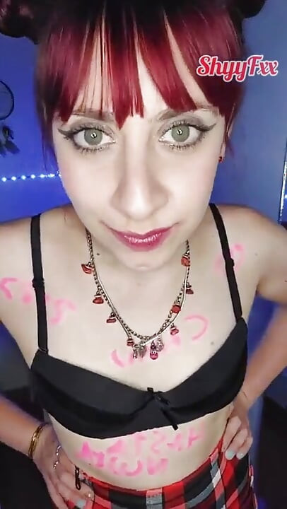 Shyyfxx Colegiala Caliente Le Ruega a Su Crush Que La Desvirgue Antes De Terminar El Colegio P1 JOI