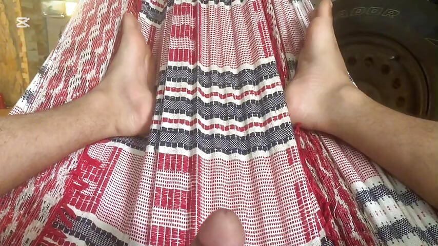 POV: Očajni pastork drka svoj kurac usred bijela dana - Jovenpoder