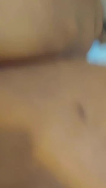 Big ass bitch puts on a SHOW
