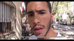 Młody prosty latynoski chłopak po raz pierwszy gejowski seks za gotówkę POV