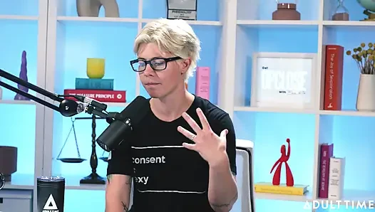 Cadence Lux: Authentische orgasmen & Selbstvertretung