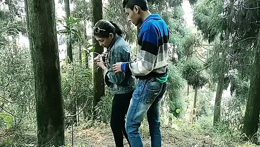 18 Year Old Indian College Boy Hot Sex with Mature Desi Bhabhi Punam