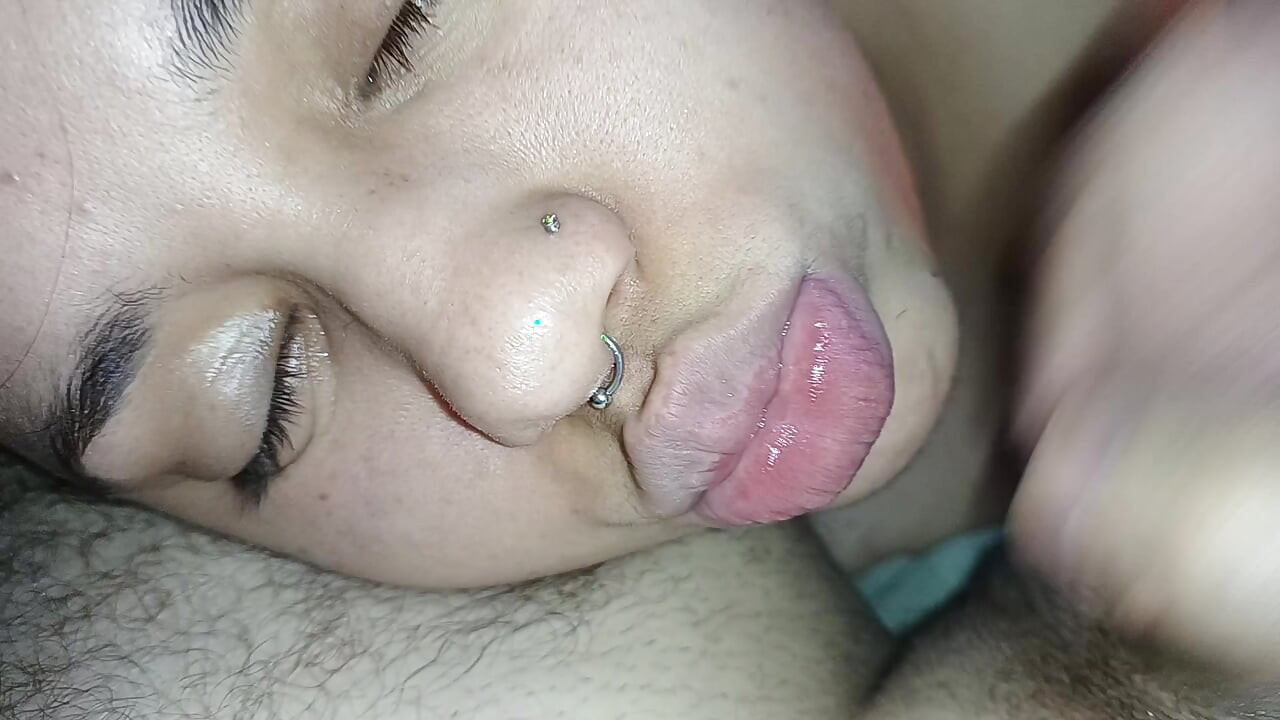 PRECATION THE SLUT'S LIPS WITH LOTS OF CUM, WHICH DRIP INTO HER MOUTH