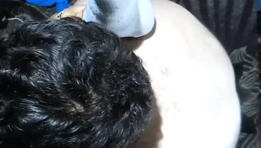 熟女荡妇给她的老公戴绿帽