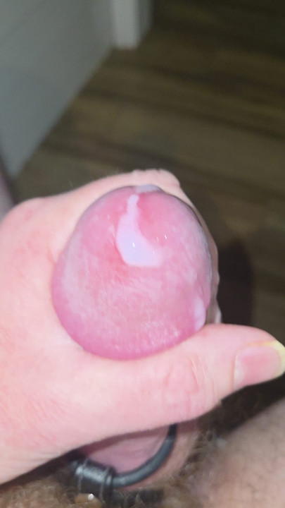 今日はエッジングしながら断食で射精しました!素晴らしいオーガズムが嫌いな人なんているでしょうか?!