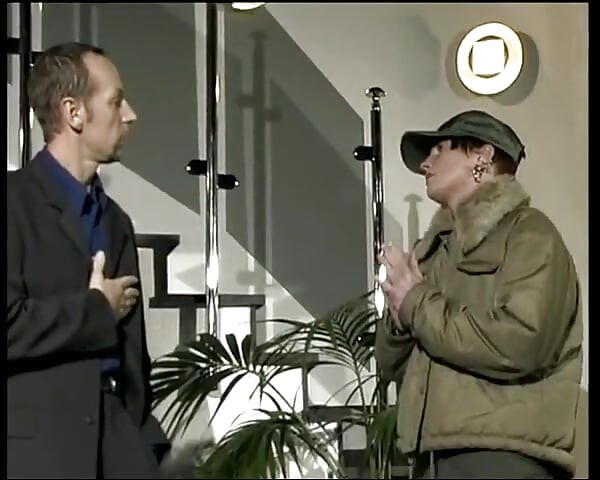 Gledaj ovu nemačku bebu koja je dobila kurac u dupetu