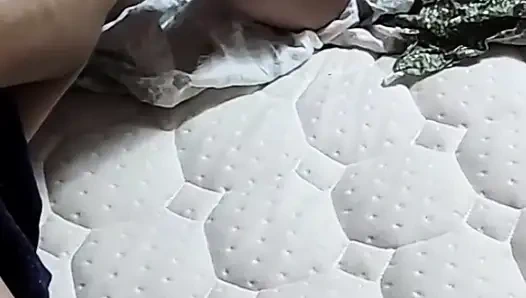 Faslı bir fahişe otelde büyük yaraklı Tunuslu bir adam tarafından sikiliyor