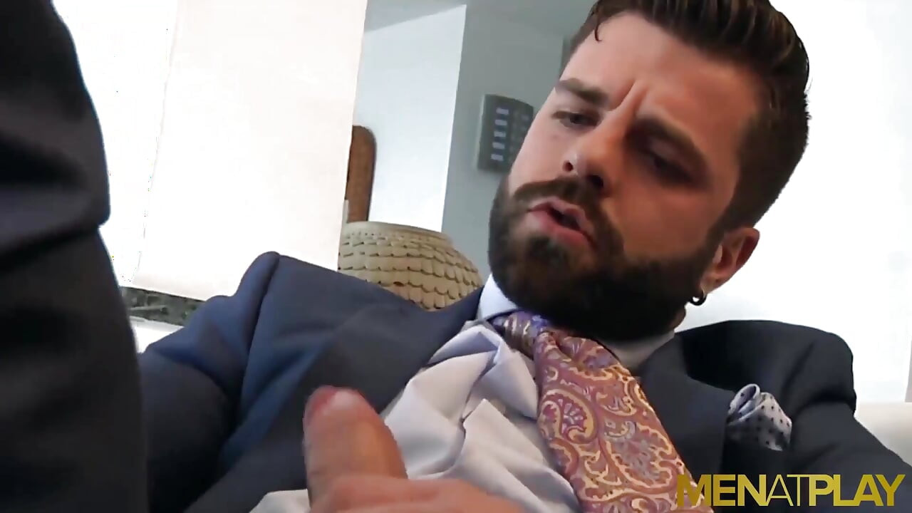 MENATPLAY - Latin in suit Hector de Silva anal fucks colleague