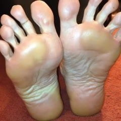 Long toes curling 3