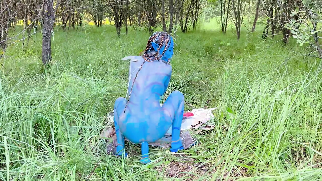Avatar Monika Fox grosses Prolaps, harter Dildo-Anal- und Fotzenfick, Squirt in der Natur