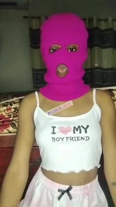 Sziasztok srácok, kövessetek a Twitteren a yourgirl_skyyy