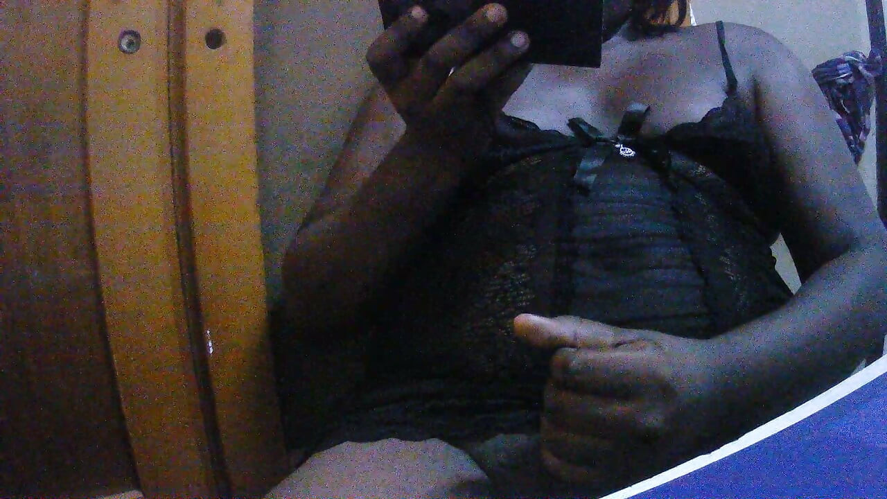 virgin crossdresser showing of her ass and jerking off until nut