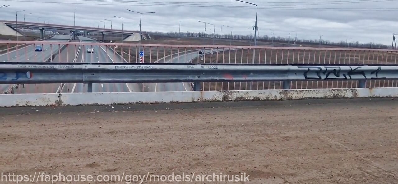 Aku dientot sama orang asing di dalam mobil di jalan raya sampai aku crot banyak banget!