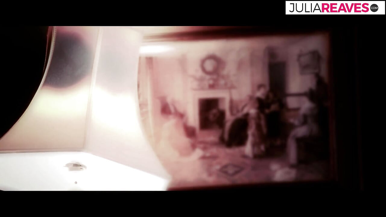 Si jalang blonde tersedak pada zakar raksasa, kemudian dikongkek ke pancutan mani mulut