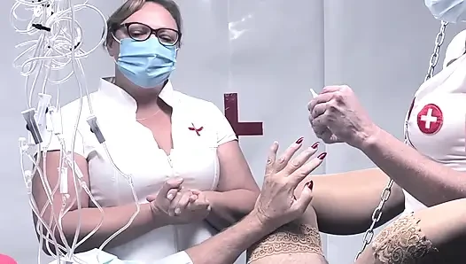Dominatrix sahibe April, bir fahişeye dönüşüyor