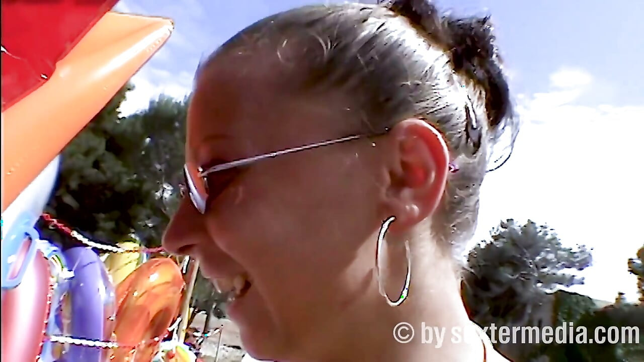 Teeny Rejoint Sex Games on the Beach