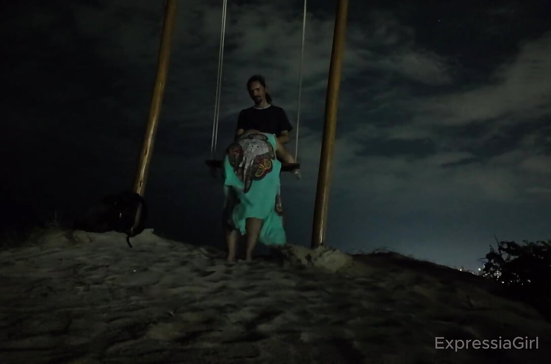 Flashing streets, fierce love, no disguise ExpressiaGirl style