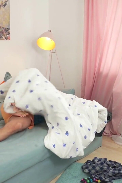 Fakehub Originals - Banging the Bubble Butt Yoga Teacher Josy Black