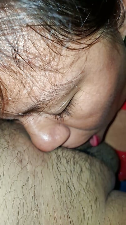 Ich überzeuge meine Freundin Paola Rios, mir einen zu blasen