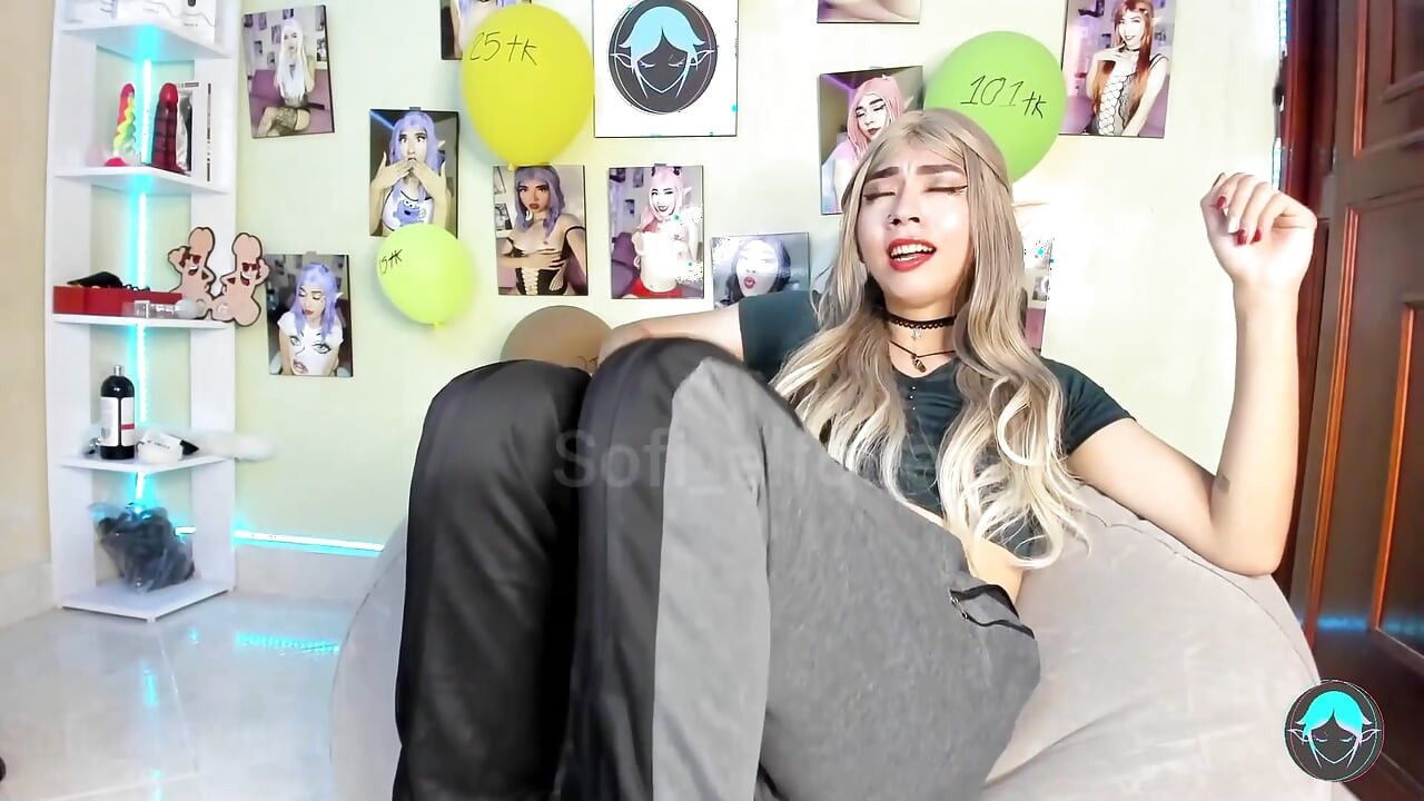 Footshow oily feet massage and footjob