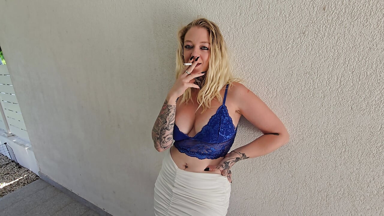 Blonde whore lets suitor Marc(45) inject for free. Only allowed without rubber