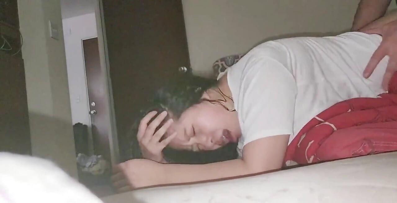 Neighbor Asks Me for Help Because Her Shower Broke Down, Her Husband Wasn't There so She Took the Opportunity to Suck My Cock