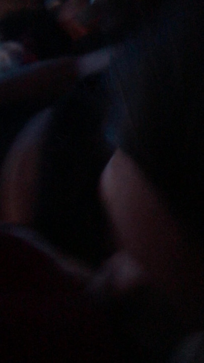 СЕКСУАЛЬНУЮ МОЛОДУЮ ЖЕНУШКУ ТРАХАЕТ В РОТ МУЖЕНЕК