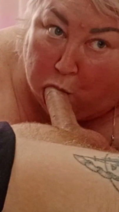 I love it when a friend gives a blowjob and sucks all the sperm to the last drop | Clip 1