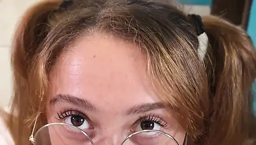 Gadis kampus dicrot di muka banyak banget - blowjob pov amatir