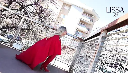 Supergirl için avlanma ve numaralar sert bir şekilde sevişmeye götürülüyor