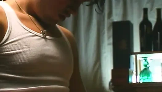 Sarışın hatun yarak yiyor ve sonra amcığını vahşice yalatıyor