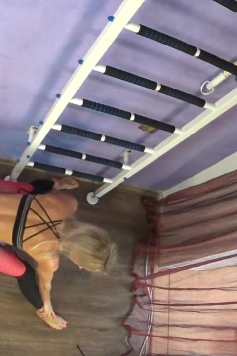 A forma física é diferente! Muitas posições interessantes, anal, boquete