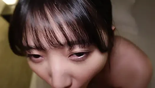 Istri manis. One kiss membuatnya berubah jadi liar