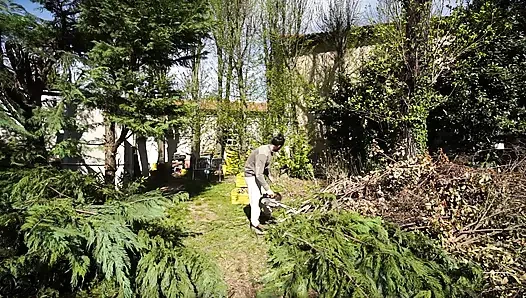 Ich suche HARTE TRUNKS zum Sägen! 🪚 (Amateursex im Wald)