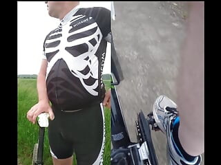 Faire du vélo sans pantalon