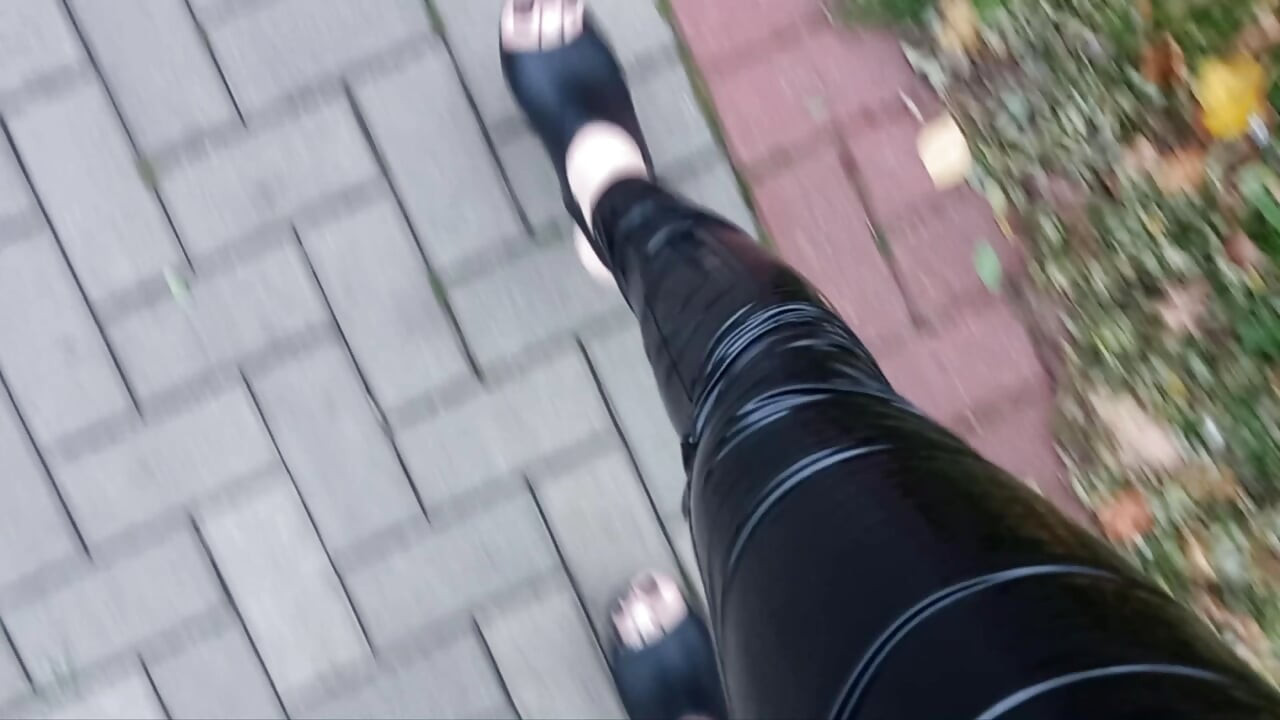 walking in latex leggings - public crossdressing