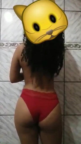 Novinha de 18 anos mostrando corpo perfeito