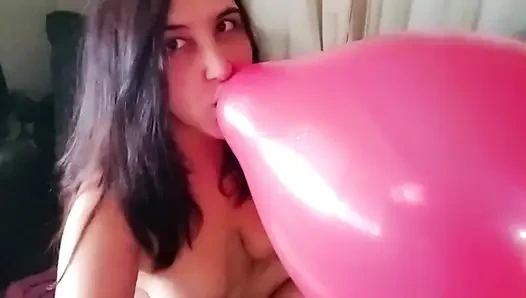 Tüm çıplak vücudumla balon sıkıyor - tavşan tezgahçı