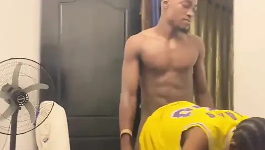 Cewek ini ngentot untuk menyembuhkan stresnya setelah seharian di kantor