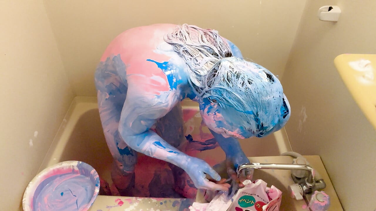 WET&MESSY Messy Play: Covered in Paint by a Boy 2