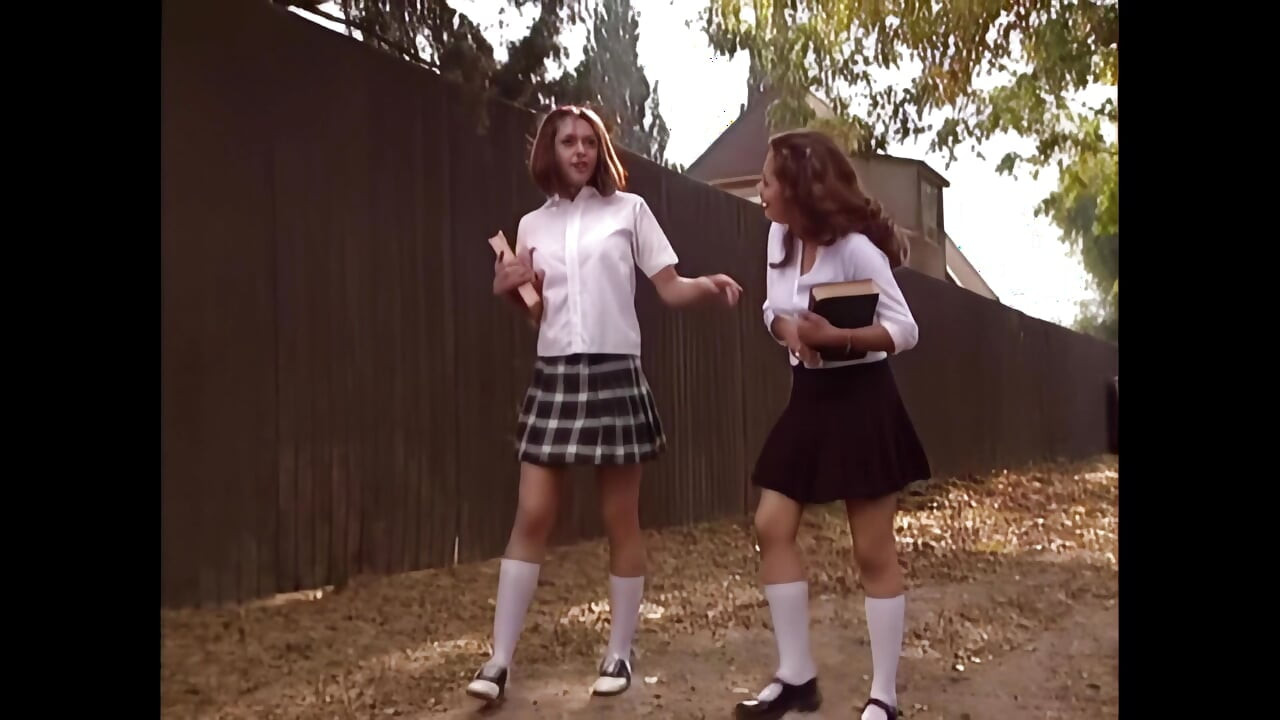 Un'intensa Sforbiciata per Due Giovani Amiche Amanti Del Sesso Lesbo