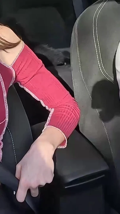 热辣的黑发女郎的业余重口味高潮