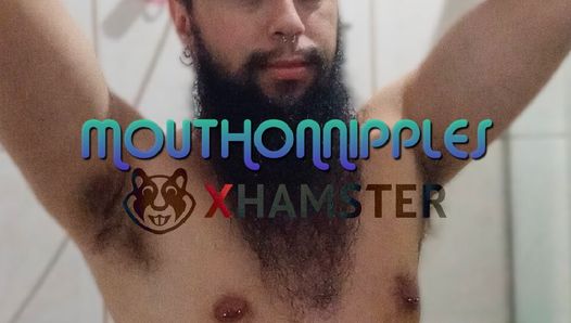 BeardBator tomando banho e masturbando