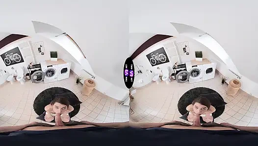 Elena Vedem'in çıplak çamaşır numarası onu sert sikiyor - teenmegaworld