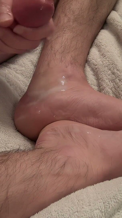 Big Dick Wanking and Cumming All Over my Size 11 Bare Feet - Toe Curling Orgasm | Clip 1